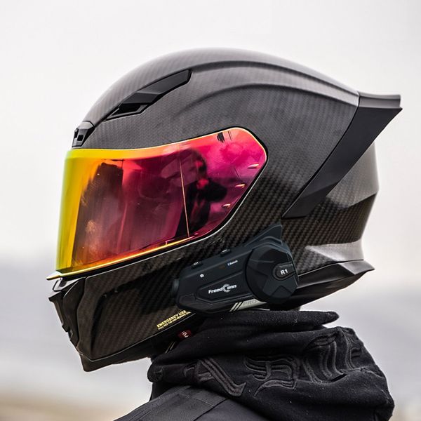 Casca Bluetooth pentru Moto FreedConn R1 Pro, Autonomie baterie 48 ore, Camera 2K, Wifi, Intercom 6 persoane, Raza 1000m, Suport card memorie 256 Gb, Rezistenta la apa, Muzica Share, Radio FM, Voice assist, Multipoint, Anulare Zgomot, Utilizare cu manusi